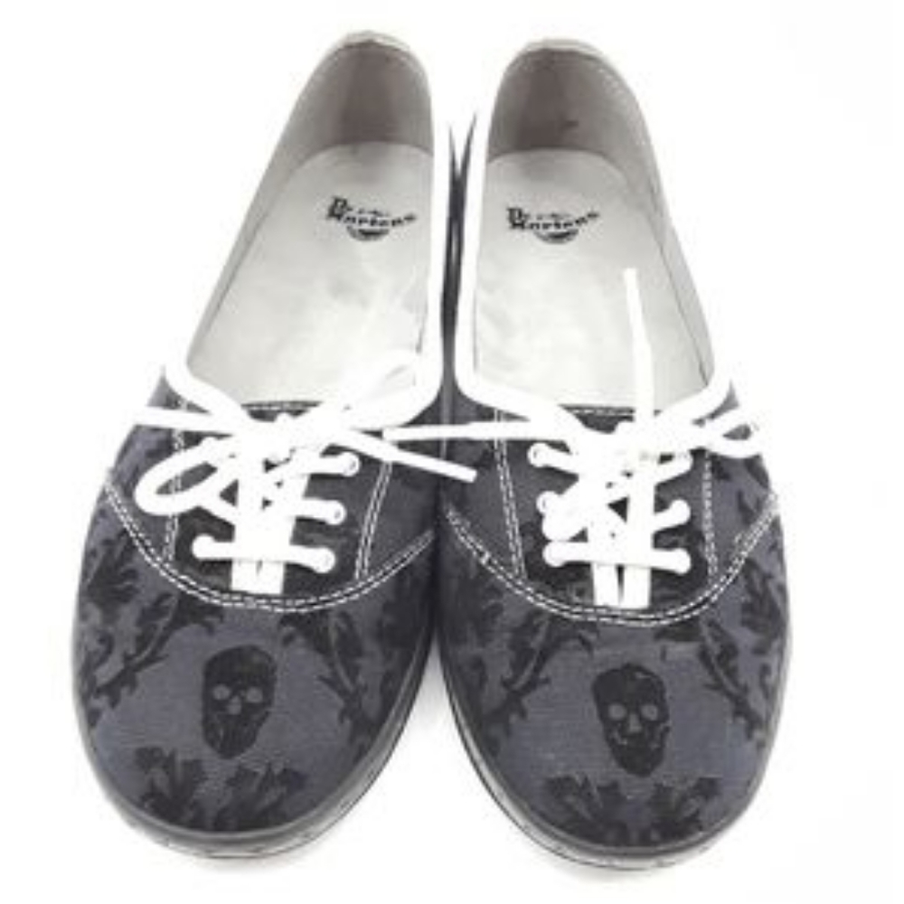 ISO !! Dr. Martens Portobello Skull Flats, size 10